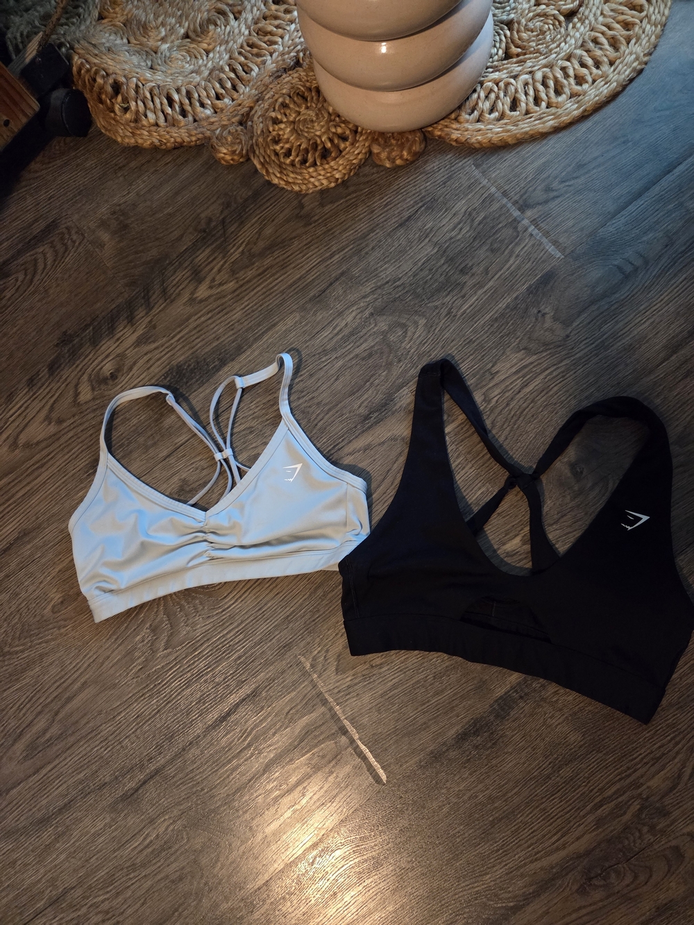 Gymshark Women's Seamless Sports Bra - Black & Light Blue